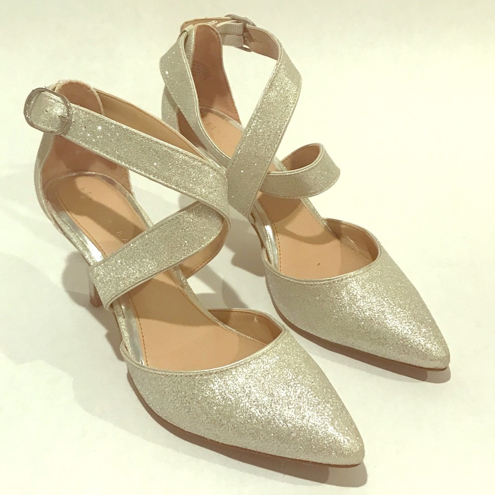 Kelly and Katie Silver Shimmery Heels (Sz 7.5)
